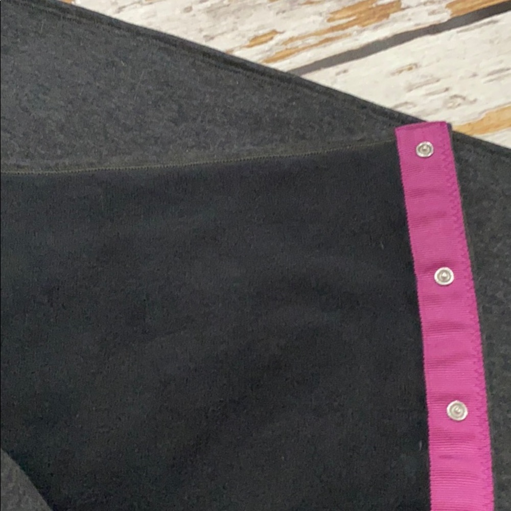 Lululemon - Picture 3 of 5